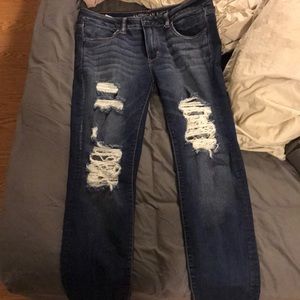 Distressed American Eagle skinny jeans